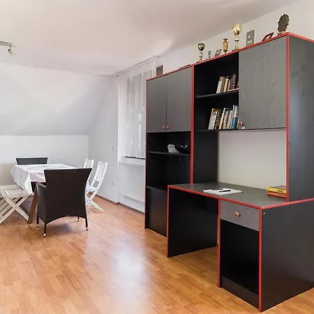 Apartmaji Trstenjak Appartamento Rateče