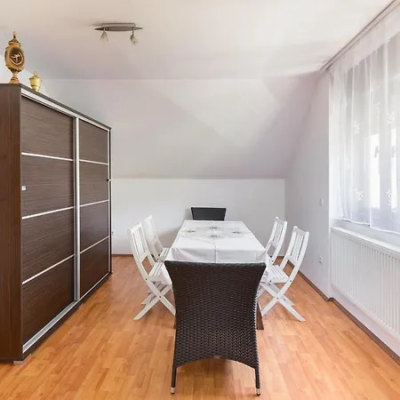 Appartamento Apartmaji Trstenjak